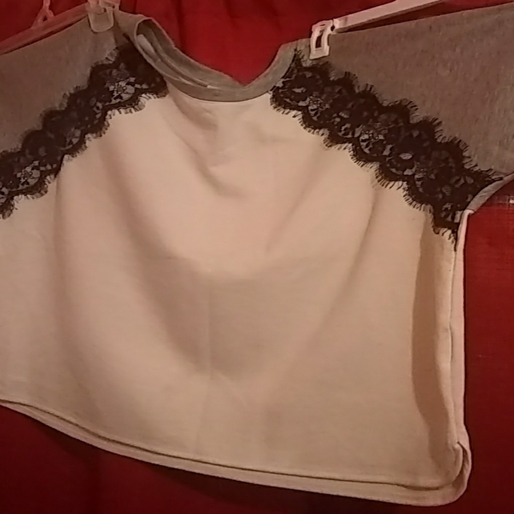 Women's top (sweater)
